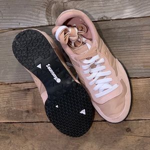 NWT Saucony Bullet Tan/Rose Gold Running Shoes 6.5